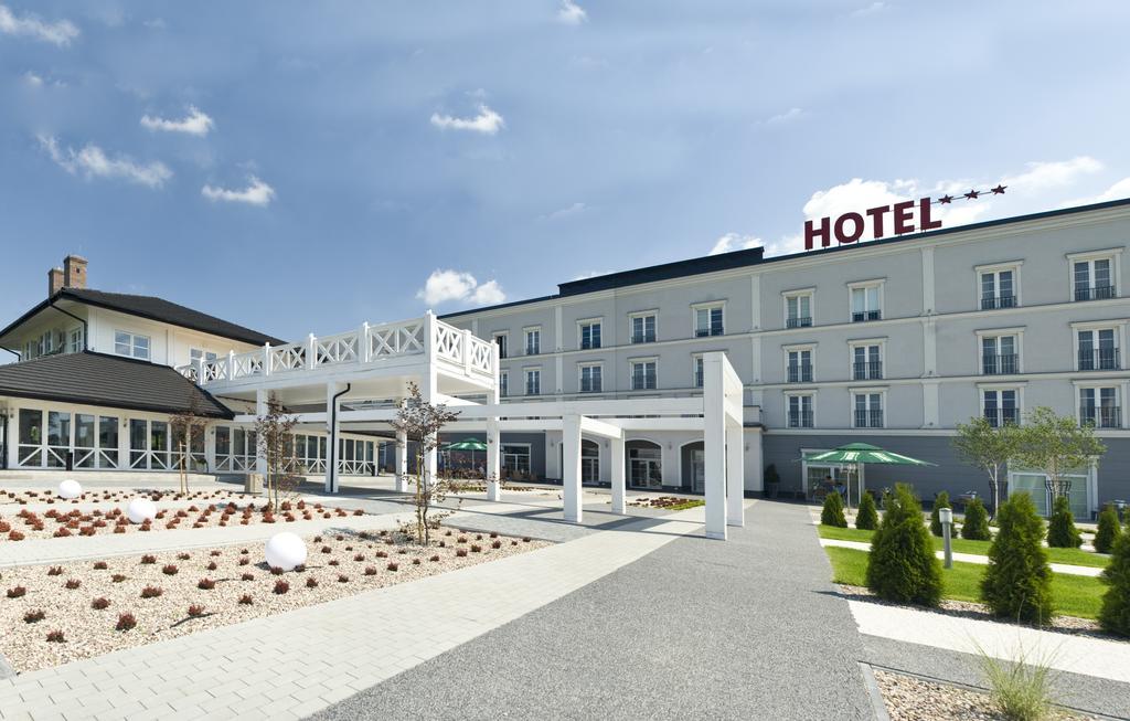 Hotel Lamberton Ołtarzew Exterior foto